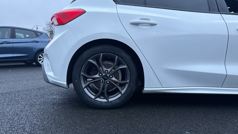 Ford Focus 1.0 EcoBoost 125 ST-Line Nav 5dr Petrol Hatchback